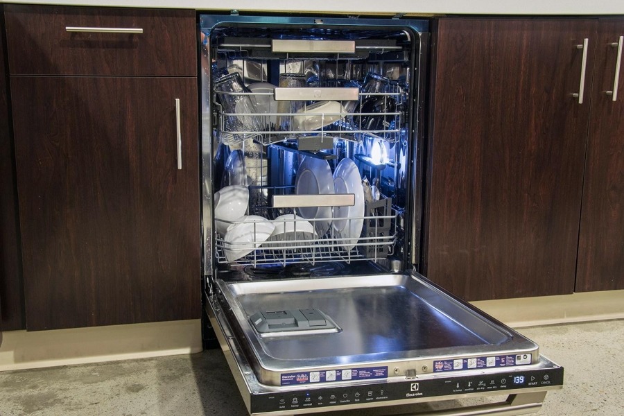 Ưu Điểm và Nhược Điểm của Máy Rửa Chén 